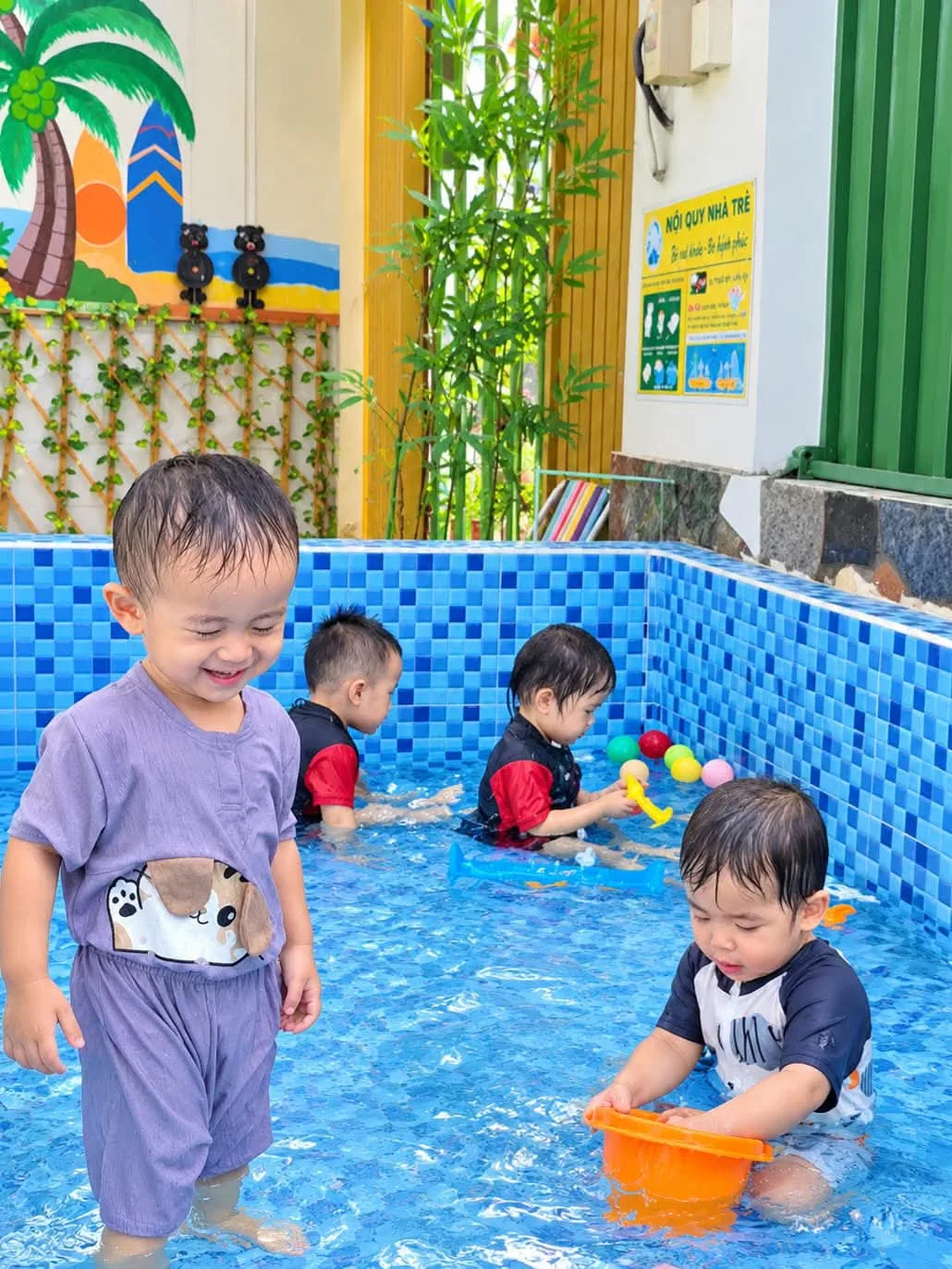 🏊‍♀️💦 BÉ VUI CHƠI HỒ BƠI 💦🏊‍♂️