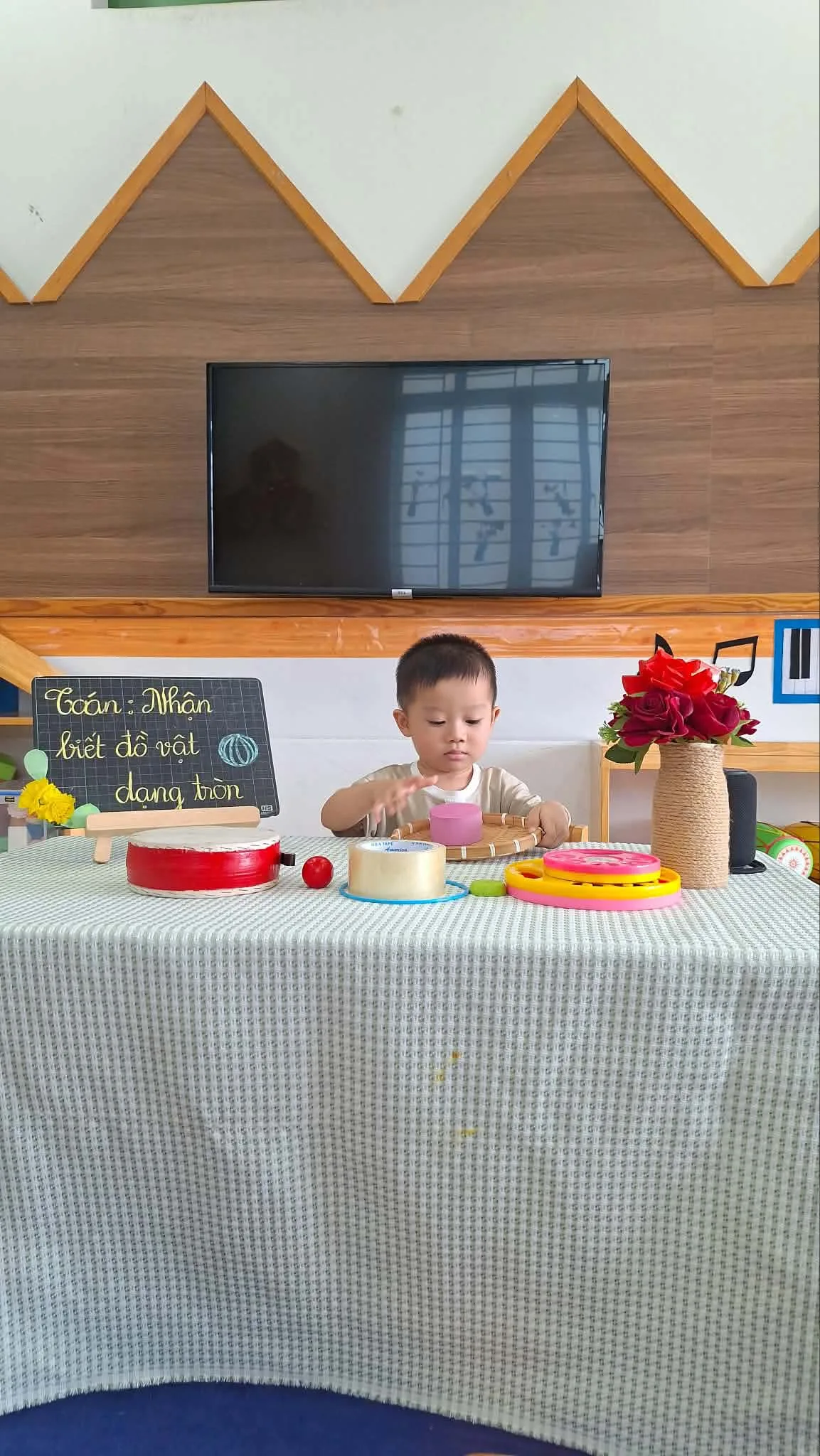 🔵 Toán: Nhận biết đồ vật dạng tròn