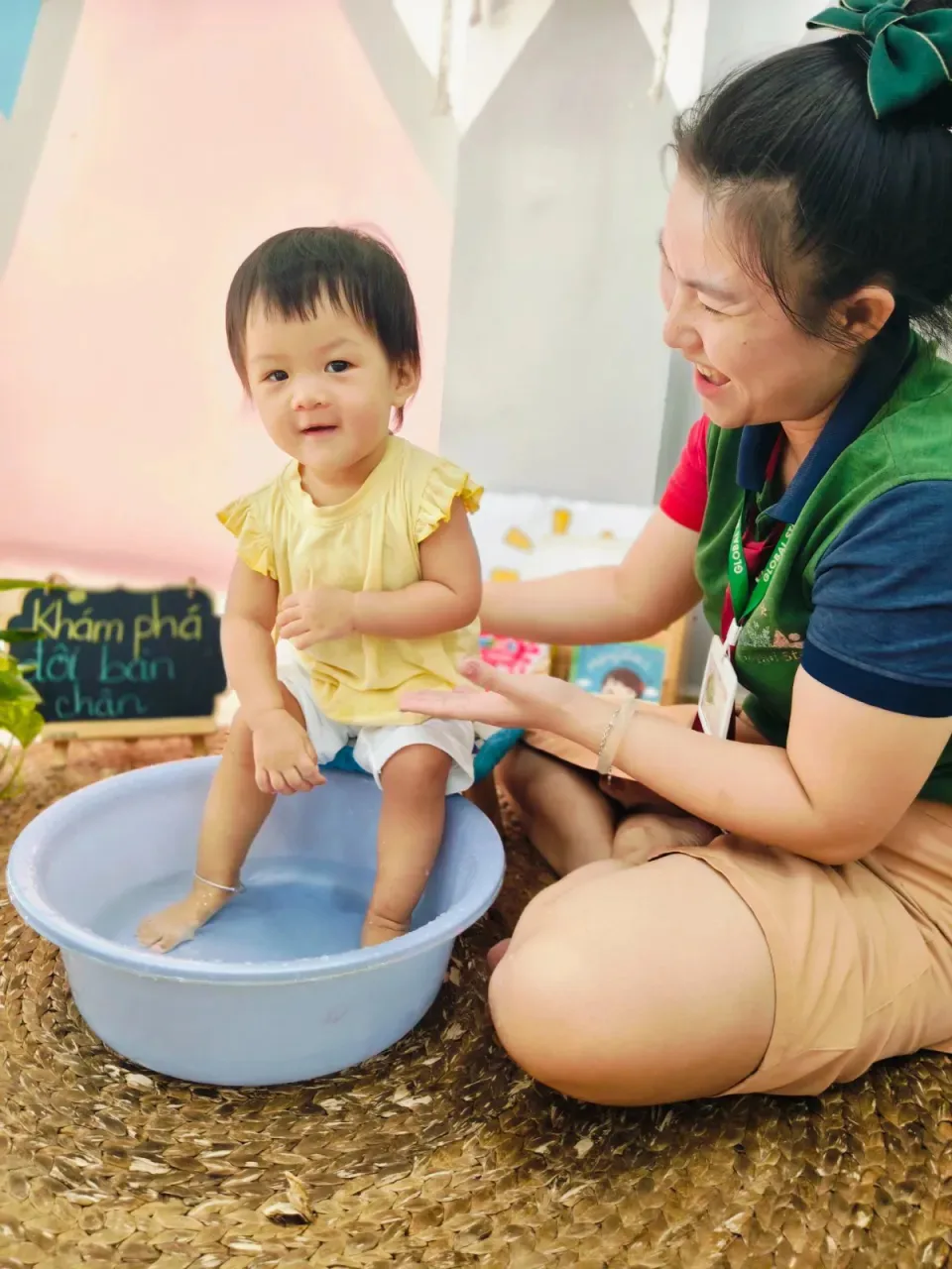 KHI ĐÔI BÀN CHÂN CŨNG TRỞ THÀNH MỘT “NGƯỜI HỌC” 🦶✨