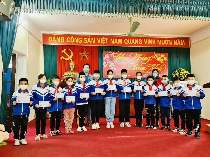 Trường Tiểu Học Sao Đỏ