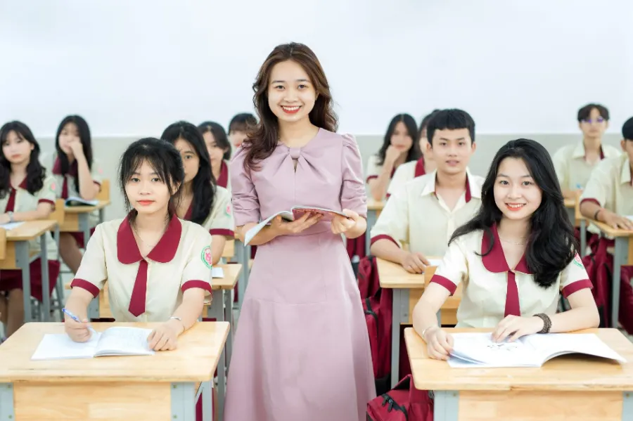 Trường Tiểu học - THCS - THPT Hoa Sen -Võ Văn Ngân, Bình Thọ (CS3)