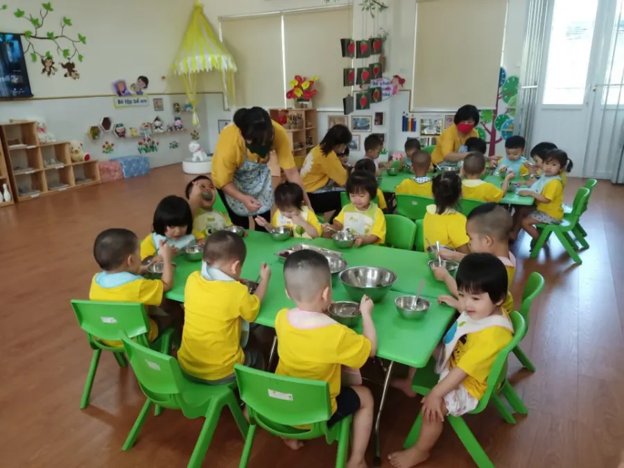 Mầm Non Sao Vàng - Trần Đại Nghĩa, Tân Kiên