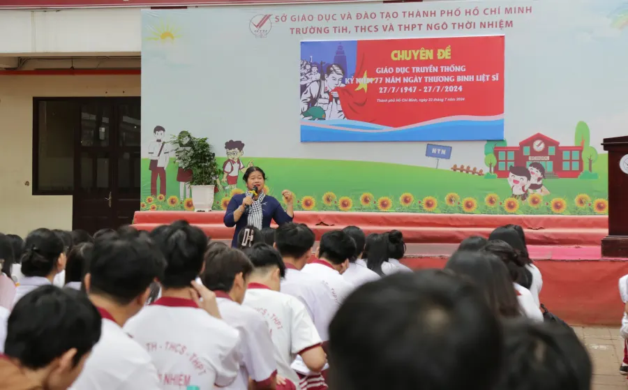 Trường THPT Ngô Thời Nhậm