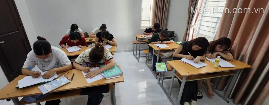 Trung tâm Ngoại ngữ HanKang