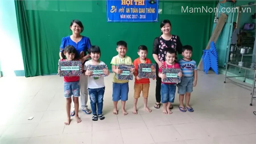 Trường mầm non Bông Hồng