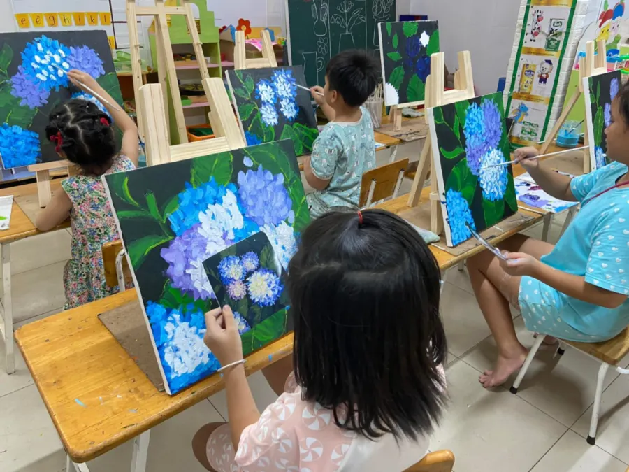 The Wings Art & English Club
