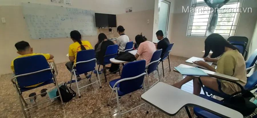Trung tâm Ngoại ngữ Ngoại Ngữ - Hùng Vương, Đồng Nai
