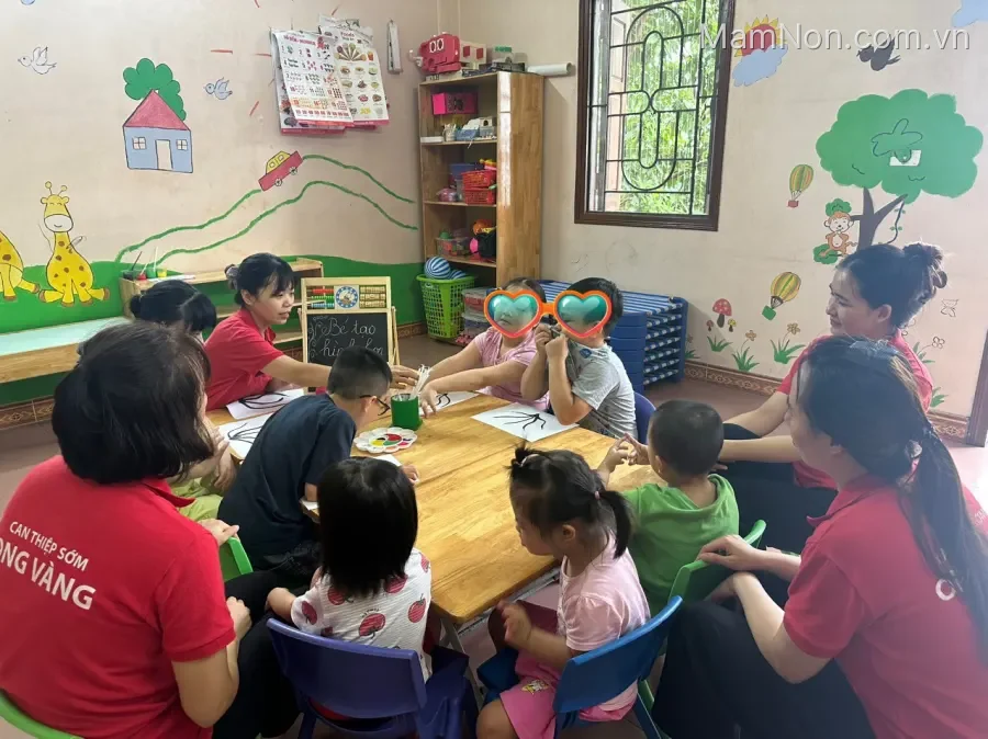 Trung tâm Giáo Dục Ong Vàng