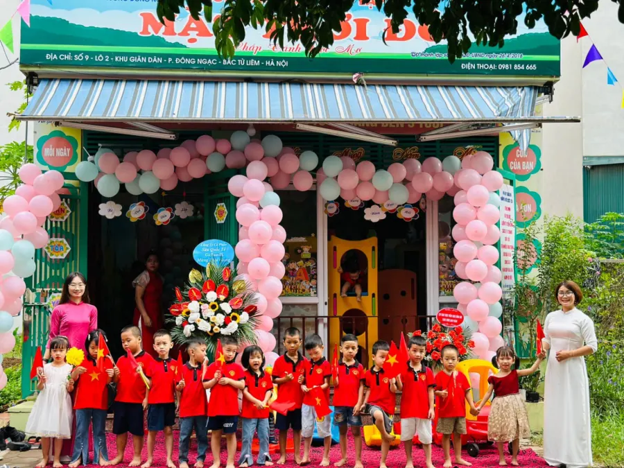 Mầm Non Mặt Trời Đỏ