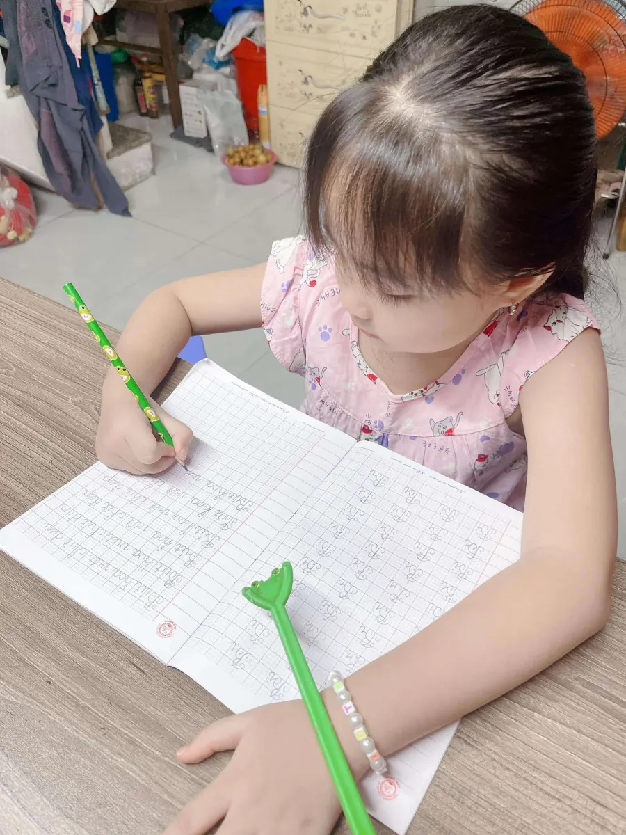 Lớp Luyện Chữ Đẹp Cô Nga