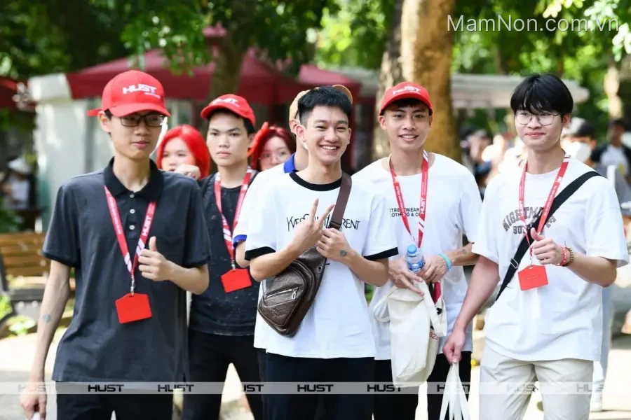 Trung tâm Toán tiếng Anh UberMath