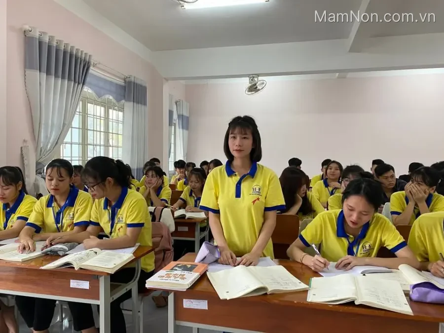 Trung tâm Du học Á Âu Huy Hoàng Fuji