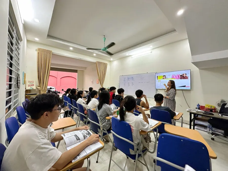 Lớp Tiếng Anh thầy Khoa