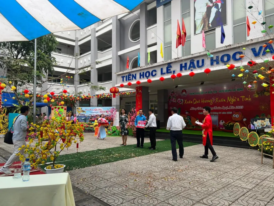 Trường Tiểu học Hoàng Minh Đạo