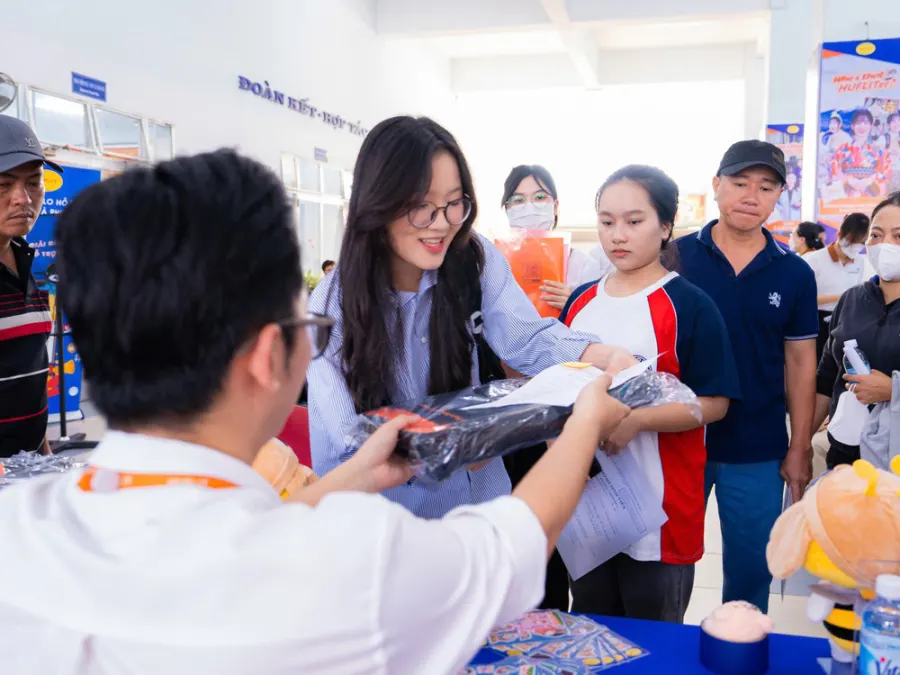 Trường Đại học Ngoại ngữ - Tin học Thành phố Hồ Chí Minh (HUFLIT) Cơ sở Hóc Môn