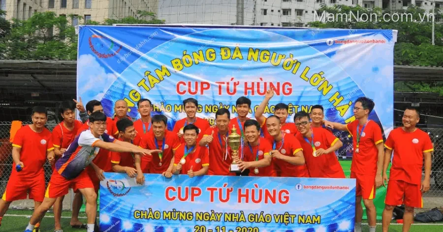 Trung tâm Bóng đá người lớn Hà Nội