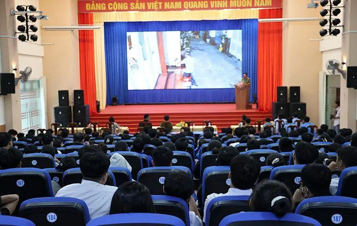 Trường Trường Cao đẳng Công nghệ Thủ Đức (TDC)