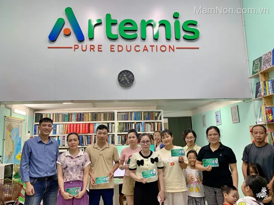 Trung tâm Artemis English