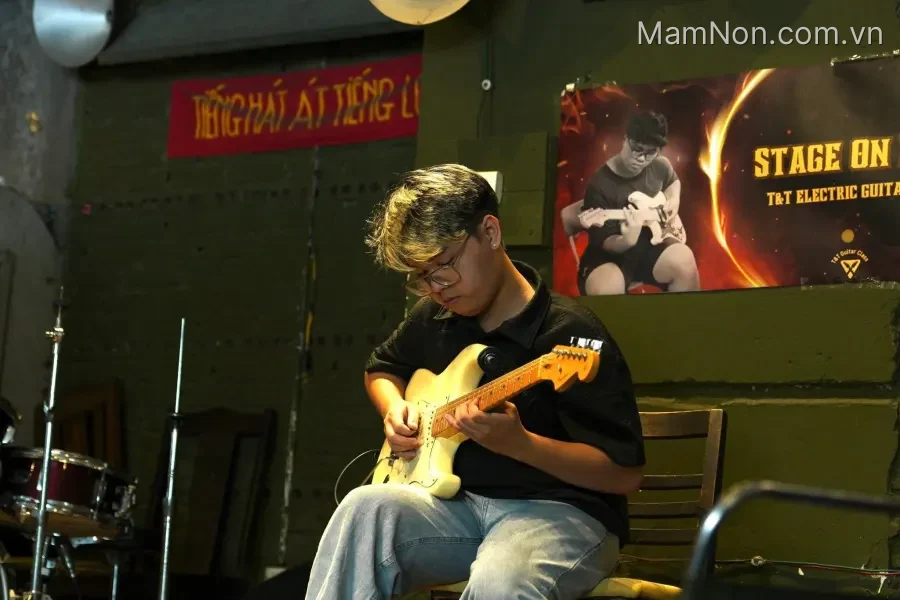 Lớp Guitar Điện Hà Nội (T&T Class) - CS3 Hoàng Mai
