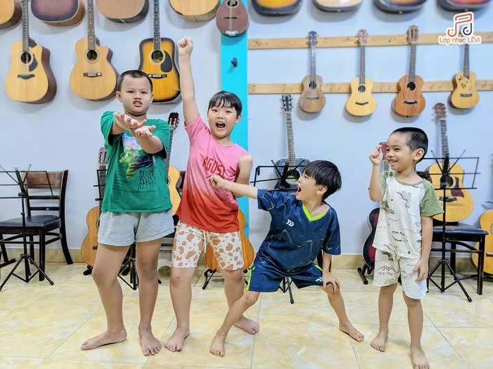 Lớp Nhạc LÊVI