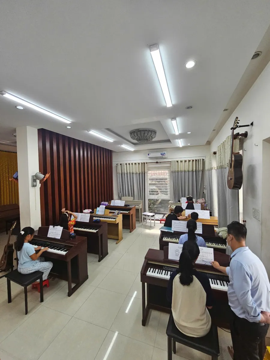 Lớp Nhạc Xanh (Lớp nhạc Thầy Sư)