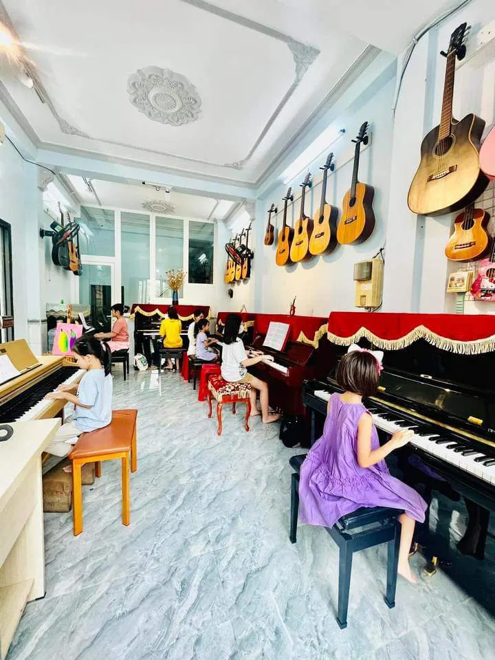 Trung tâm Âm nhạc Huỳnh Gia - Cs2 Bình Tân