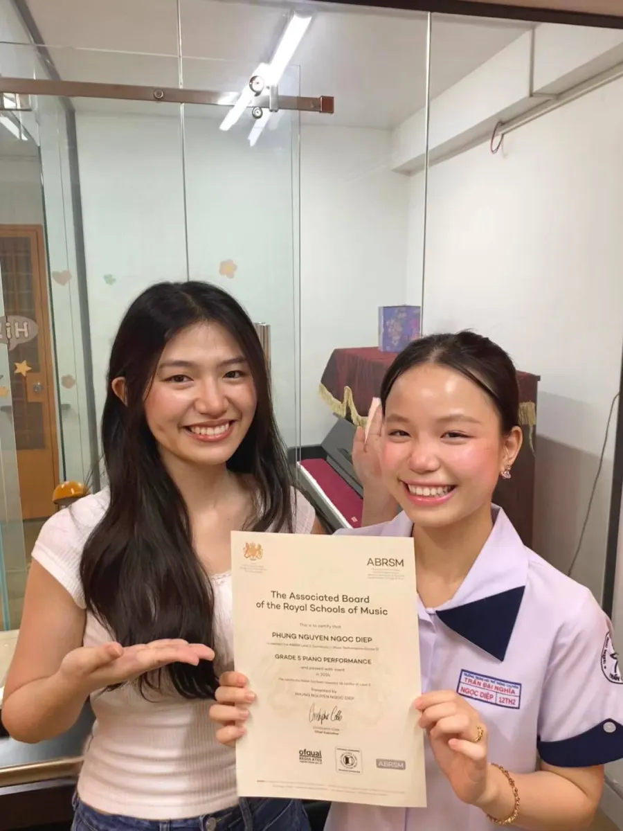 Trường Âm Nhạc Clover Music School