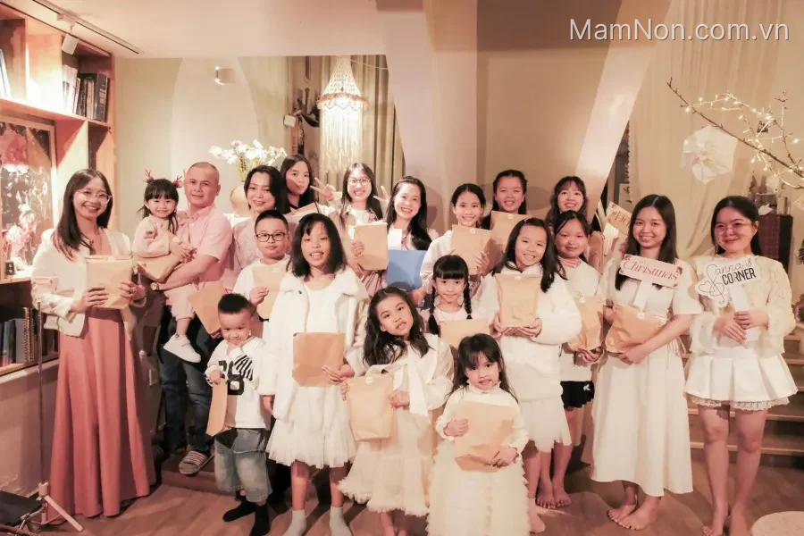 Lớp Anna’s corner - Piano class