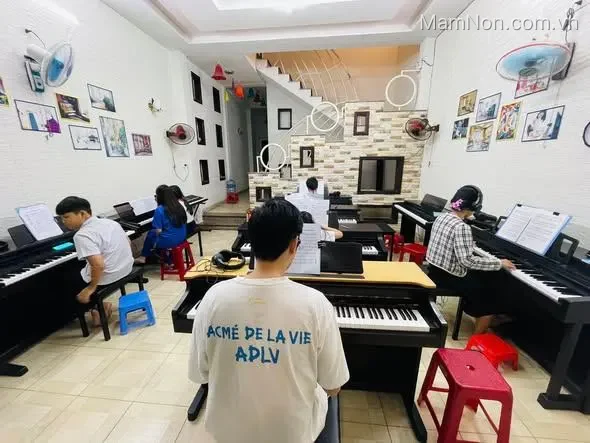Lớp Âm nhạc CD Music