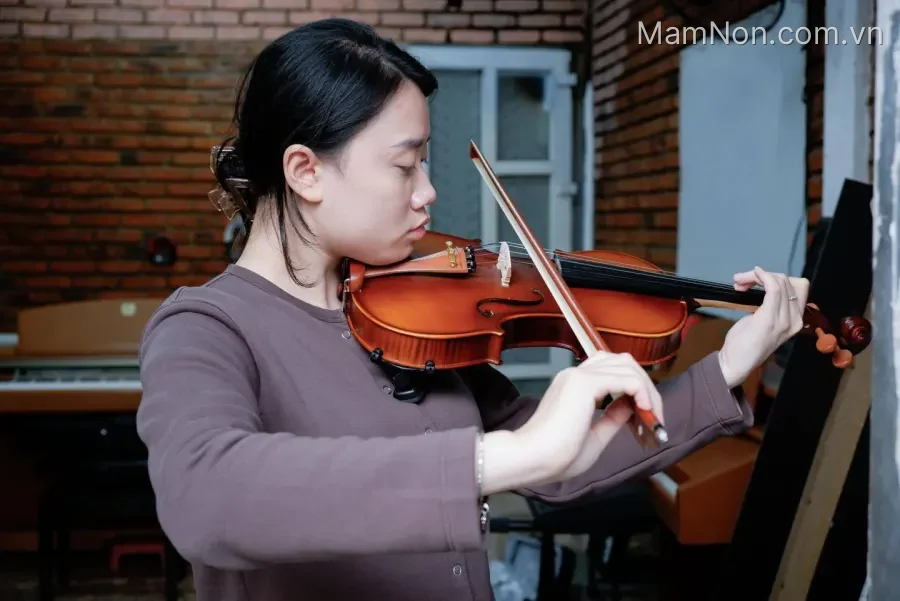 Trung tâm Âm nhạc HOLY Music