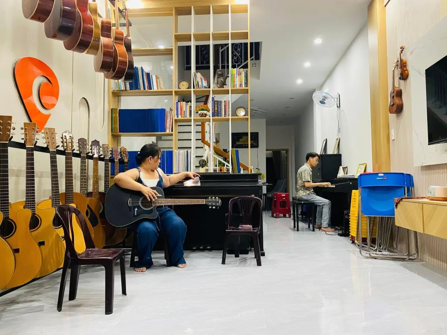 Trung tâm Mi Fa Do Music
