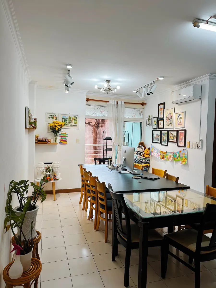Lớp vẽ thầy Bụi (Cọ Bảy Màu)