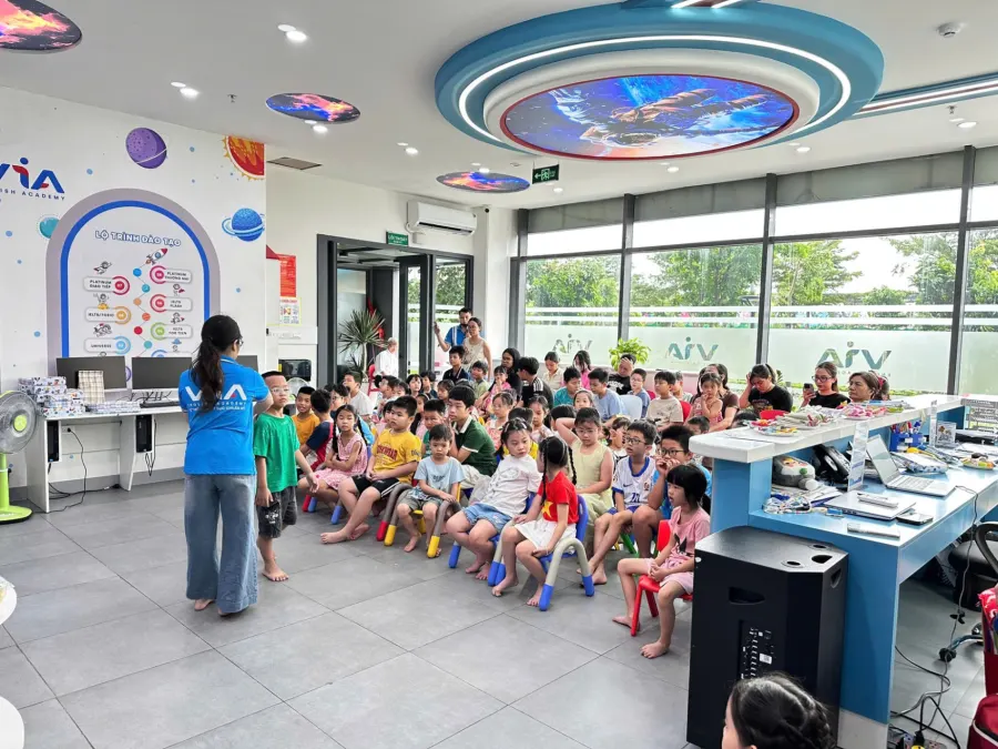 Trung tâm VIA English Academy