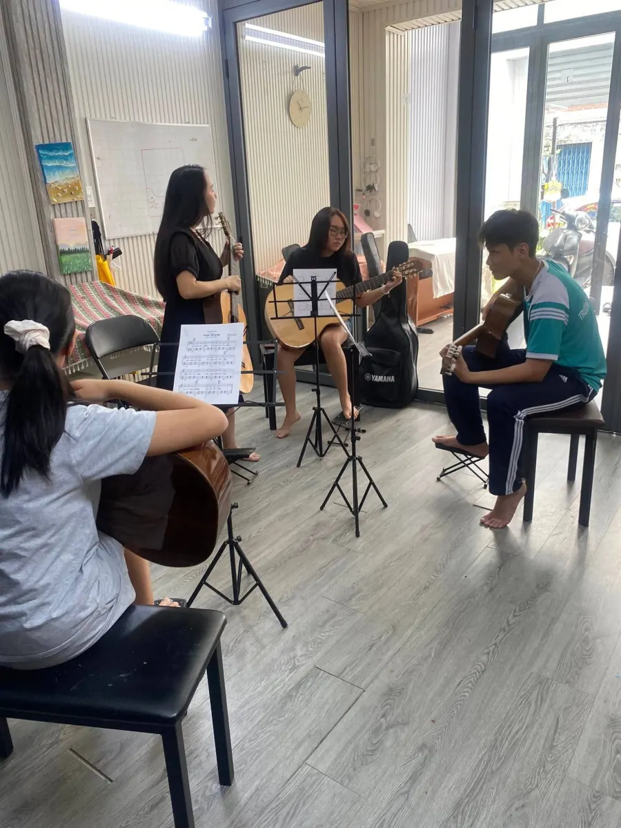 Trung tâm Âm Nhạc & Mỹ Thuật 10 Fingers