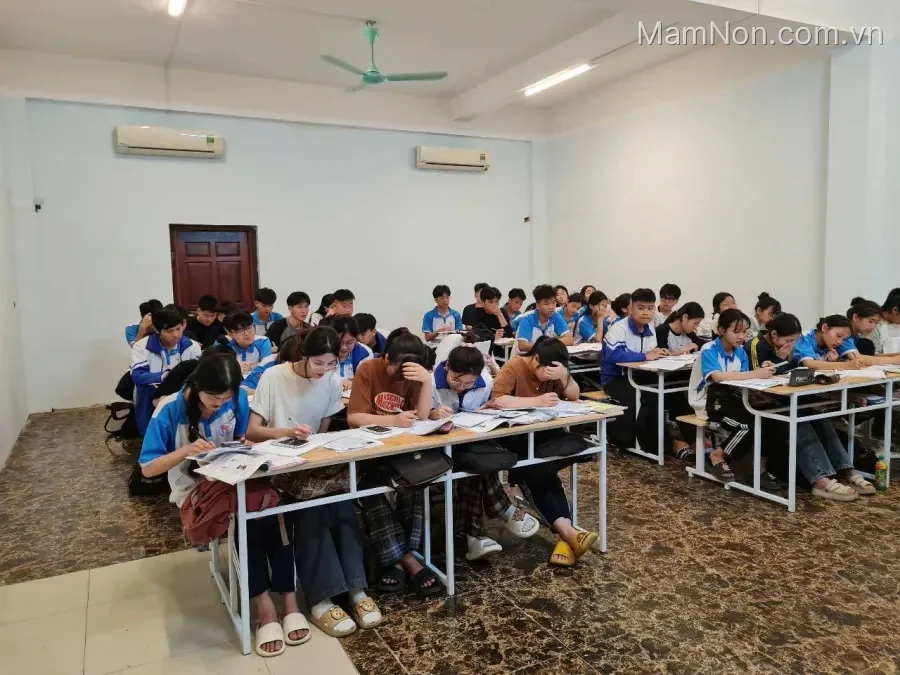 Trung tâm Ngoại Ngữ - Tin Học EIA