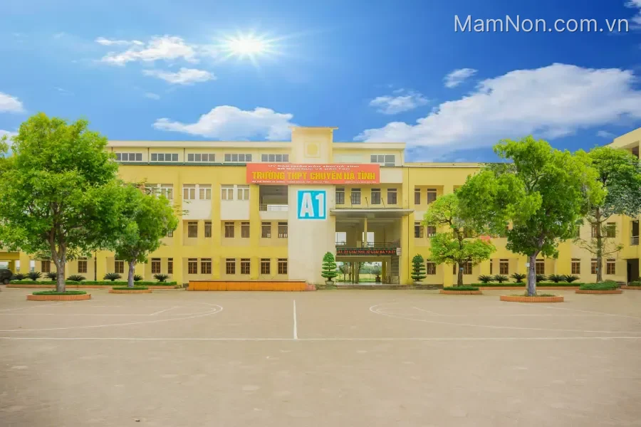 Trường THPT Chuyên Hà Tĩnh