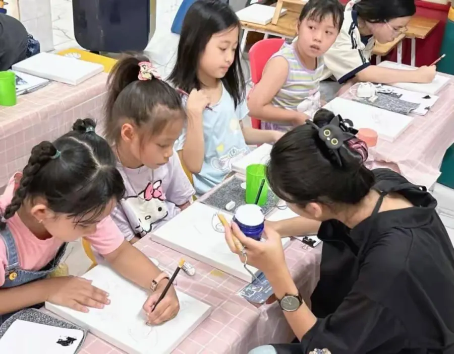 Trung tâm Mỹ thuật Chloe Art