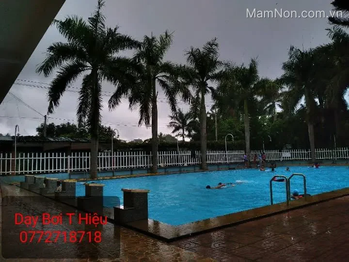 Lớp Dạy bơi Thầy Hiệu