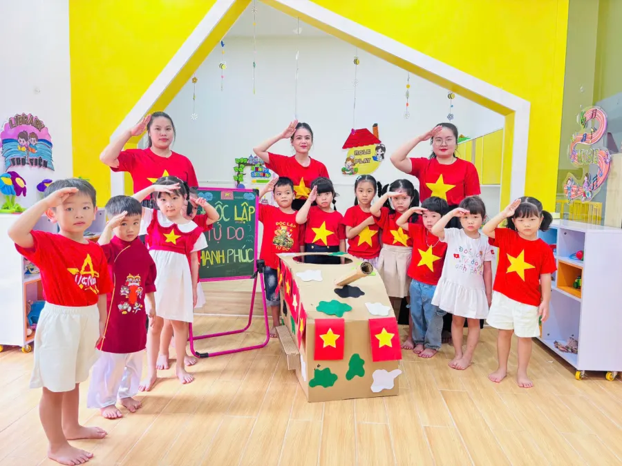 Poinsettia Preschool - Steam Kids (MN Hoa Trạng Nguyên)