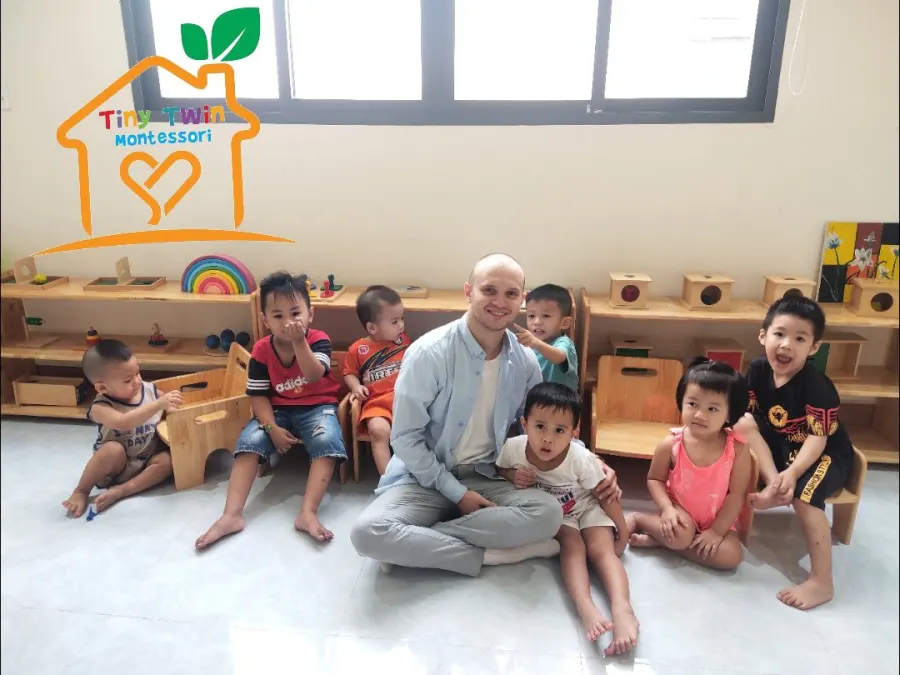 Nhóm trẻ Song Nhi 2 ( Tiny Twin Montessori) - Phạm Văn Hai