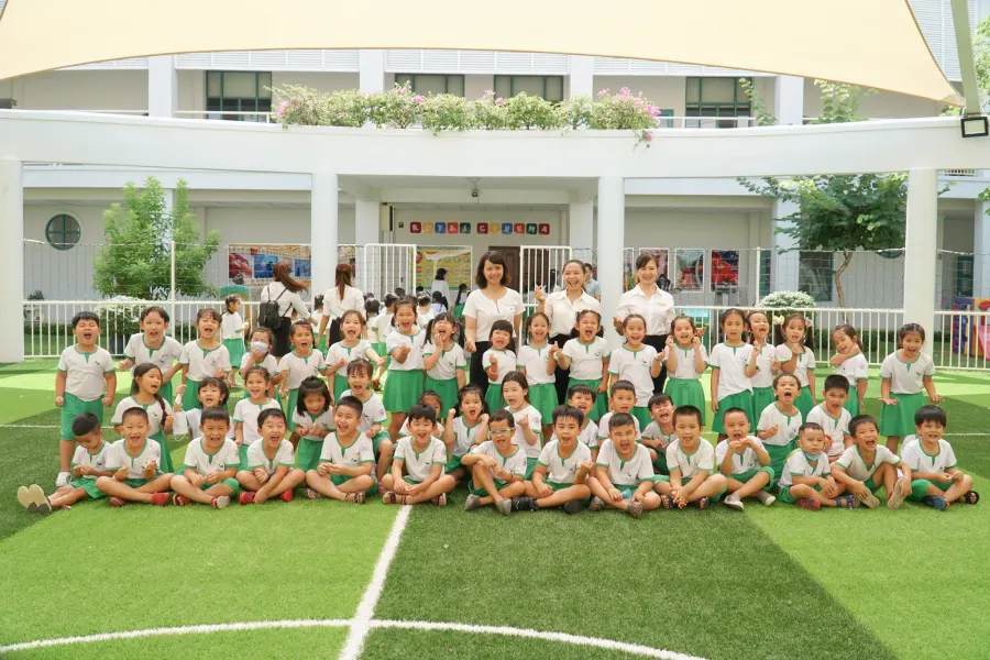 Trường Tiểu học Song ngữ Quốc tế Hoàng Gia (ROYAL SCHOOL)
