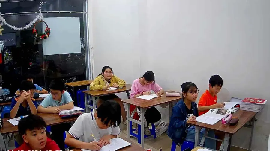Lớp Tiếng Anh Online/Trực Tiếp Miss Kem