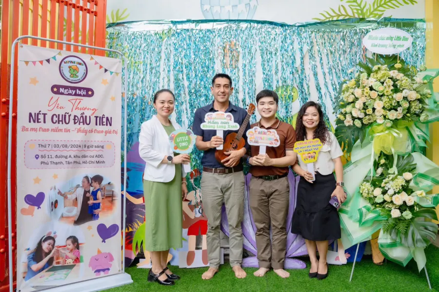 Câu lạc bộ Khủng Long Nhí (Little Dino Elementary Learning System)