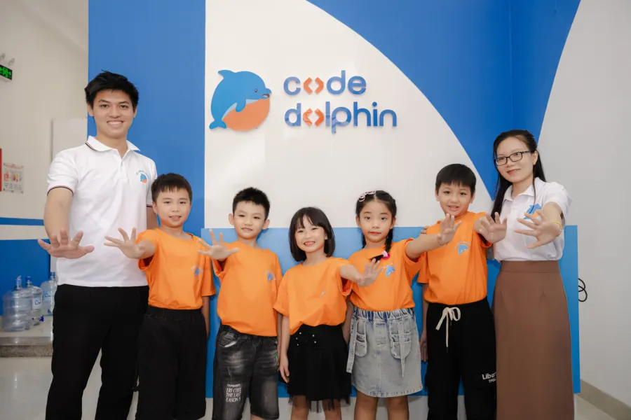 Trung tâm dạy lập trình cho trẻ em Code Dolphin