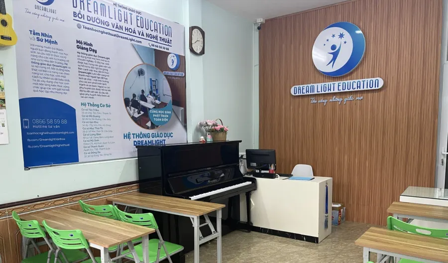 Trung tâm bồi dưỡng văn hóa và nghệ thuật  Dreamlight Edu - CS Tân Triều