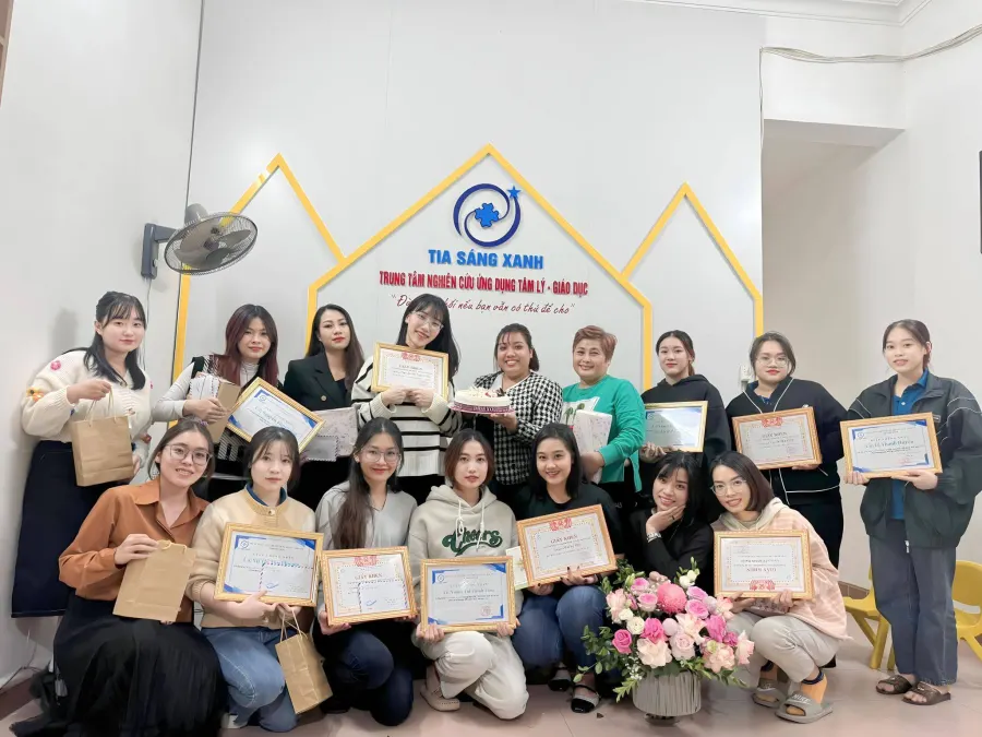 Trung Tâm Nghiên Cứu Ứng Dụng Tâm lý Giáo dục Tia Sáng Xanh