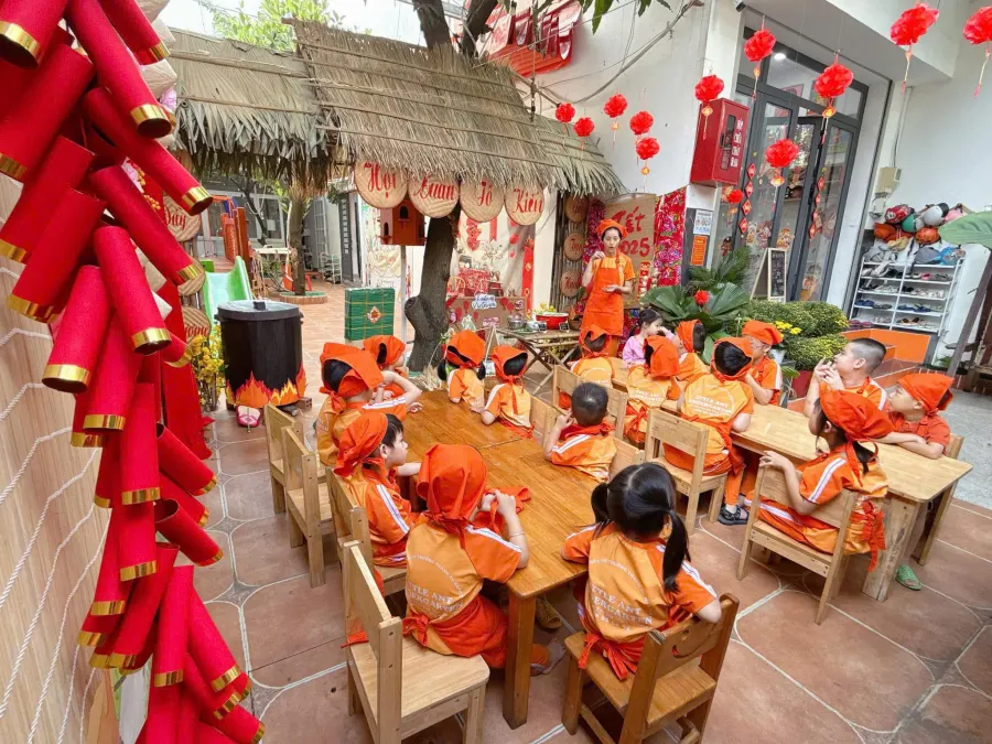 Lớp mẫu giáo Chú Kiến Nhỏ - Little Ant Kindergarten