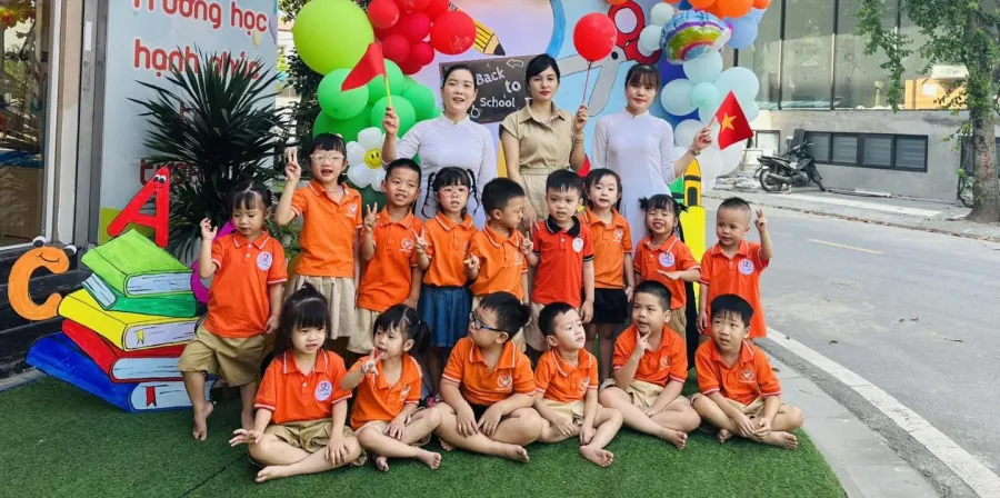 Light Up School Montessori