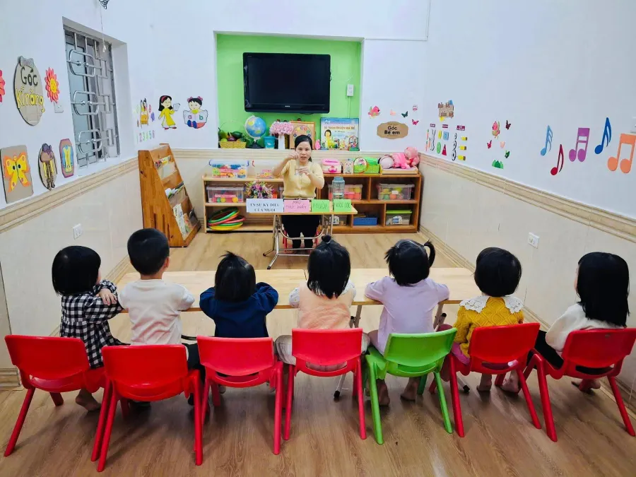 Lớp Mầm Non Độc Lập Hoa Việt