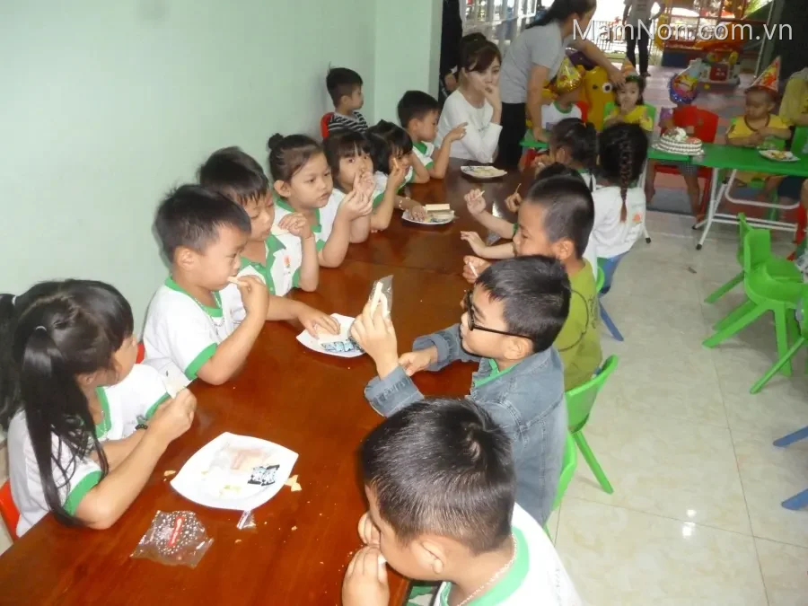 Trường mầm non Rạng Đông